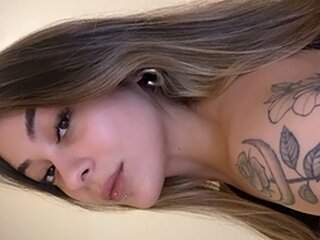 Becca B Pic