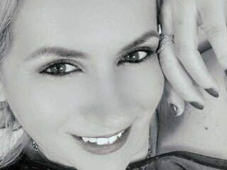 MayraWhite Pic